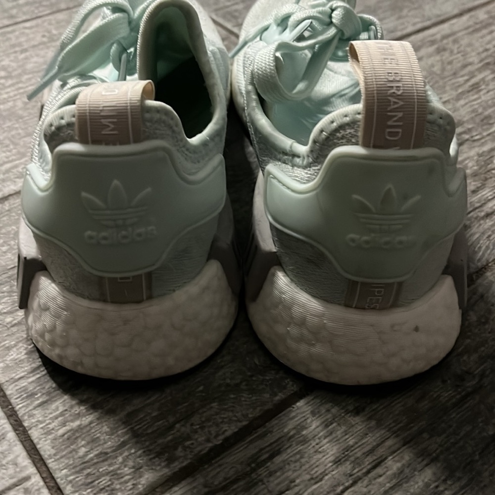 NMD - Picture 4 of 4